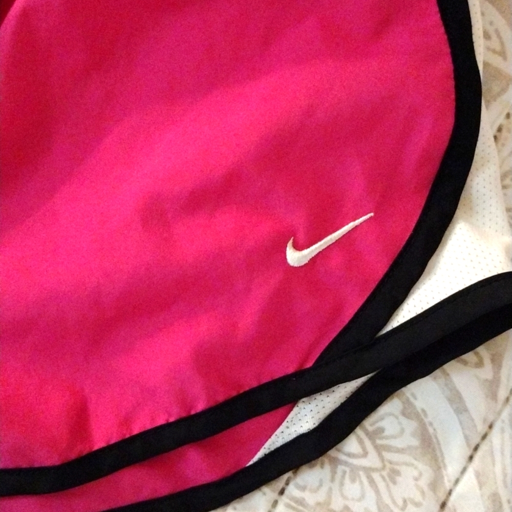 NIKE DRI FIT RUNNING SHORTS - Picture 2 of 7